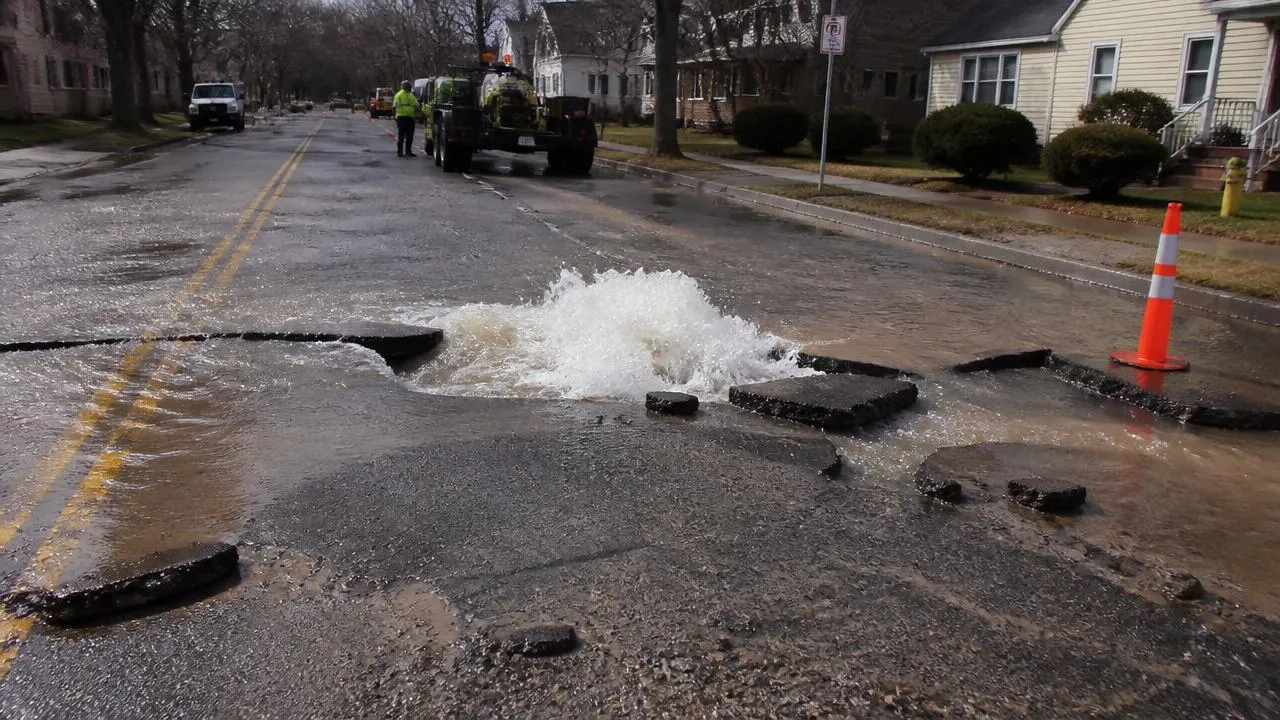 Water Main Break: 7 Warning Signs Orange County Homeowners Miss