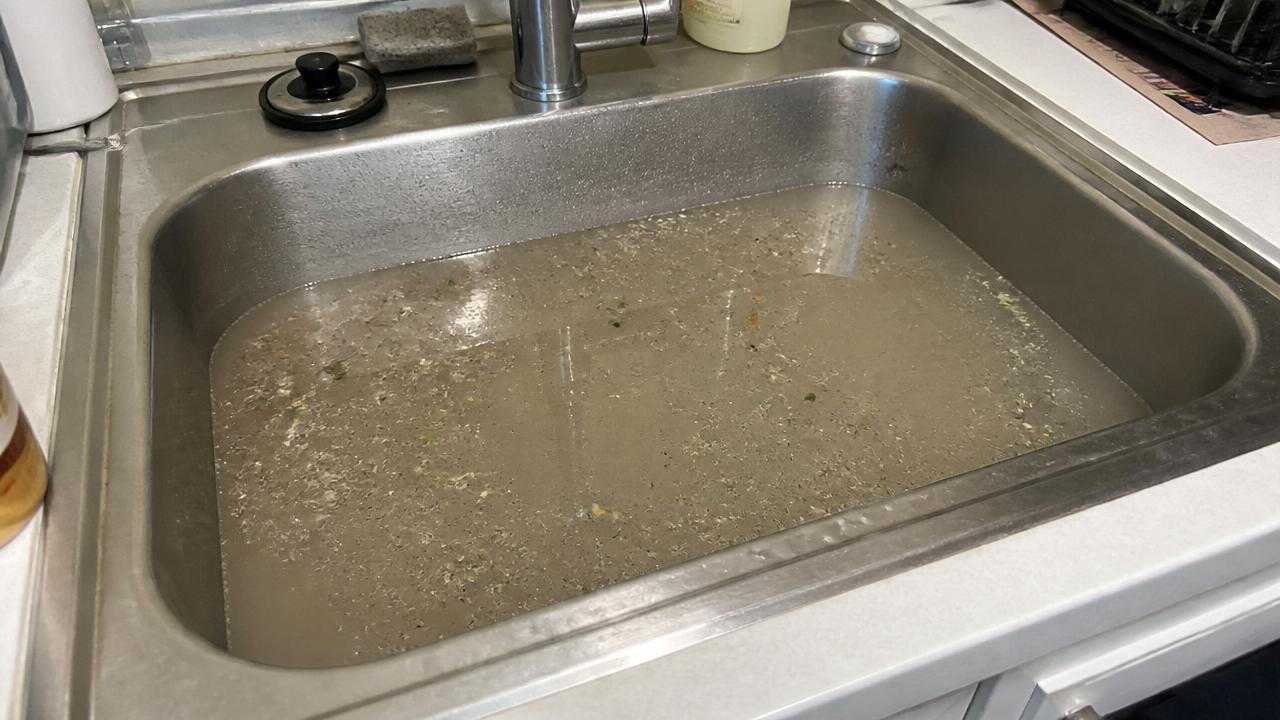 Kitchen Sink Won't Drain: DIY Steps Before Calling a Plumber